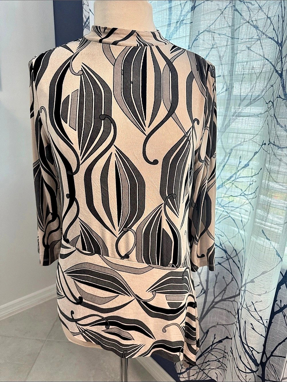 travelers by chico's Abstract Print Long Sleeve Tunic in Pink & Black Size 1
